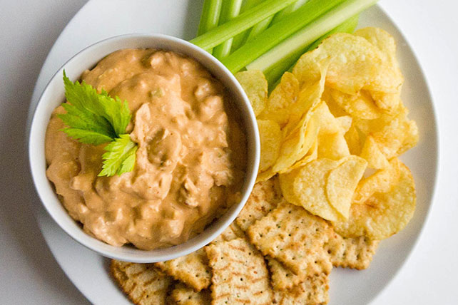 Easy Cheesy Buffalo Chicken Dip