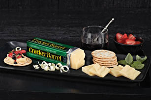 CRACKER BARREL Vermont White Cheddar Pairing Tray