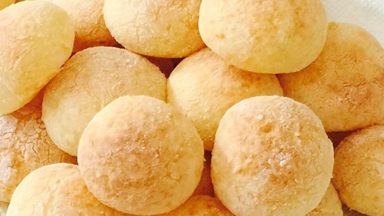 Brazilian Cheese Bread (Pao de Queijo)