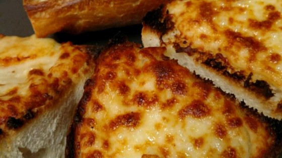 Stef's Super Cheesy Garlic Bread